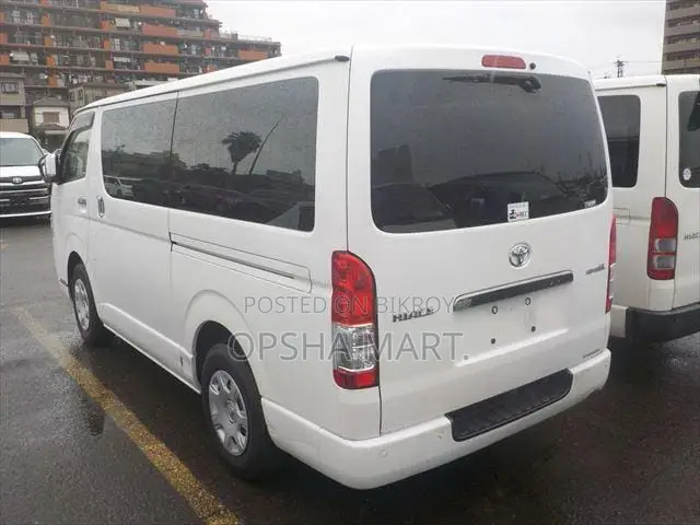 Toyota Grand HiAce 2001 Pearl