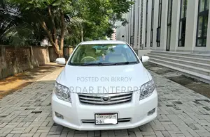 টয়োটা অ্যাক্সিও ২০১০ সাদা