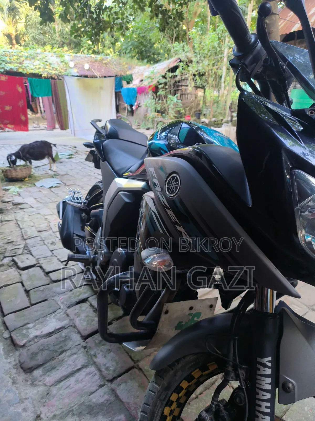 ইয়ামাহা ফাজার এফআই ভি২ ২০১৯ কালো