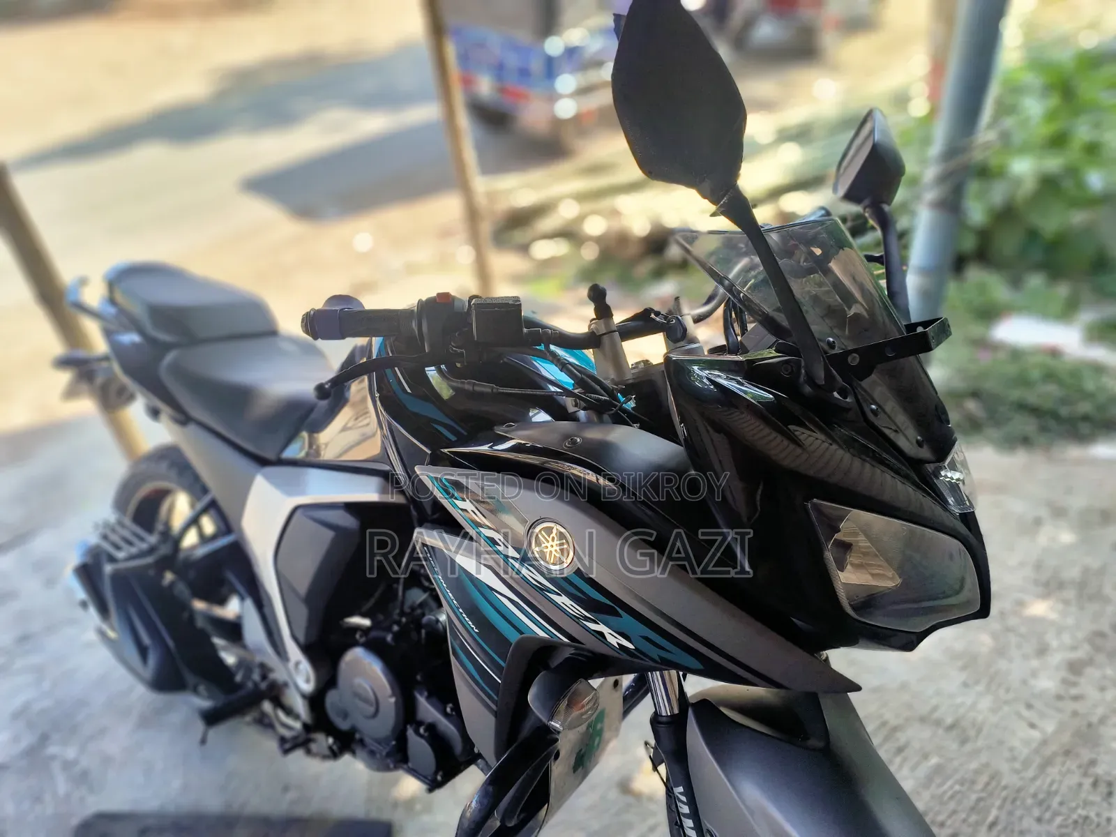 ইয়ামাহা ফাজার এফআই ভি২ ২০১৯ কালো