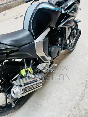 ইয়ামাহা ফেজার এফআই ভি২ ২০১৯ কালো