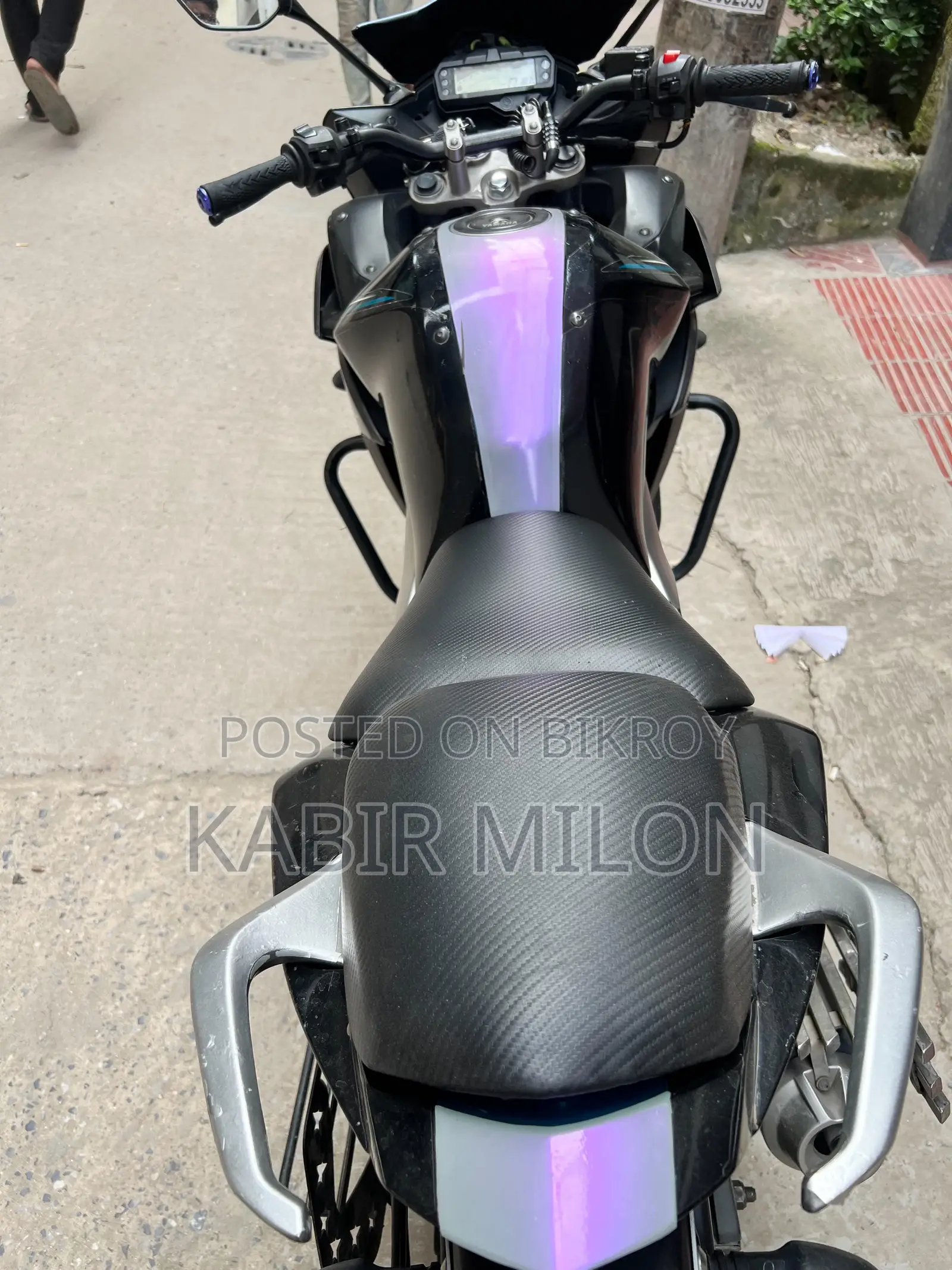 ইয়ামাহা ফেজার এফআই ভি২ ২০১৯ কালো