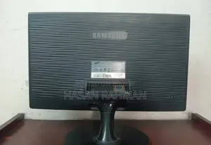 Computer Monitor, Table & Keyboard