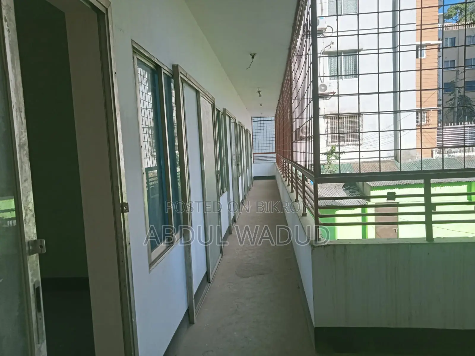 বনশ্রী বাণিজ্যিক জায়গা (স্কুল/কলেজ/এনজিও/অফিস) ভাড়ার জন্য