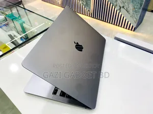Laptop Apple MacBook Pro 2022 M2 16GB Apple M2 SSD 256GB