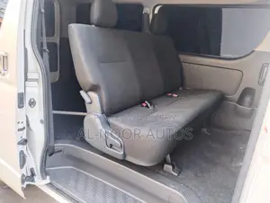 Toyota HiAce 2022