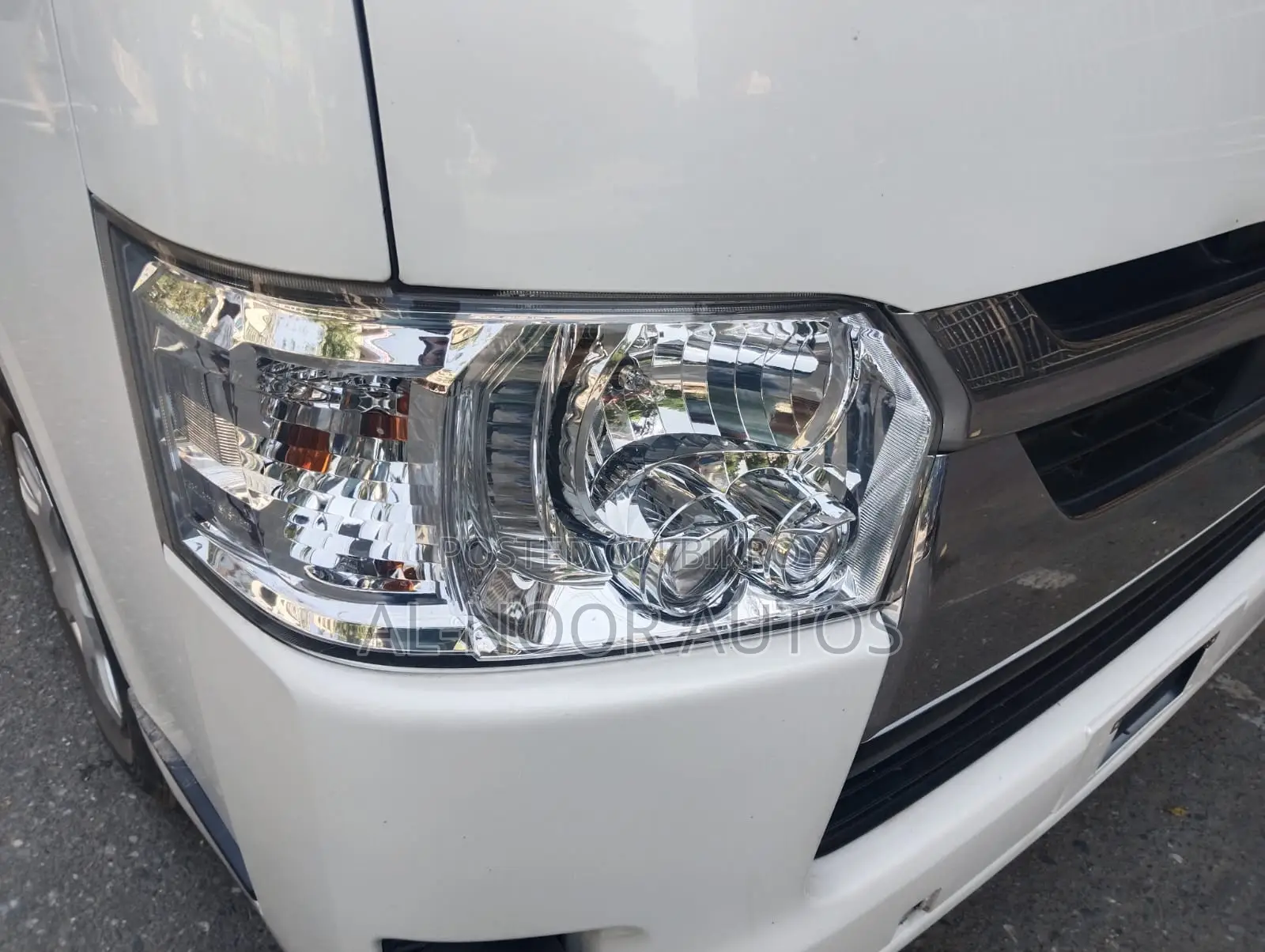 Toyota HiAce 2022
