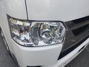 Toyota HiAce 2022