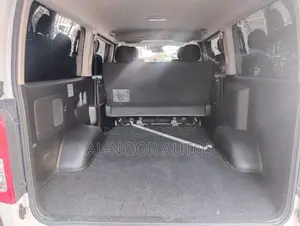 Toyota HiAce 2022