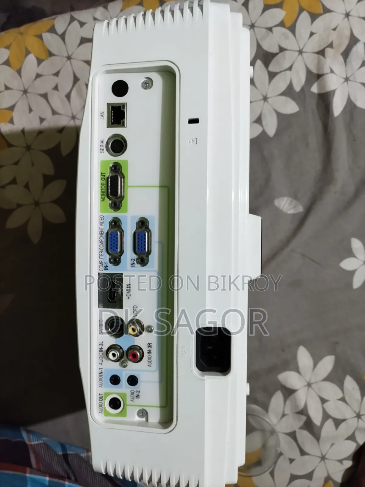 MITSHUBISHI Projector