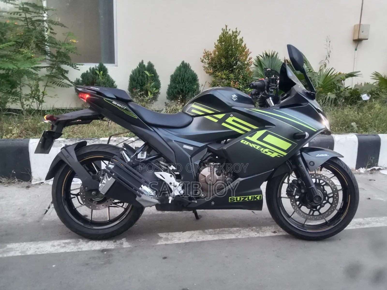 Suzuki Gixxer SF 2025 Gray