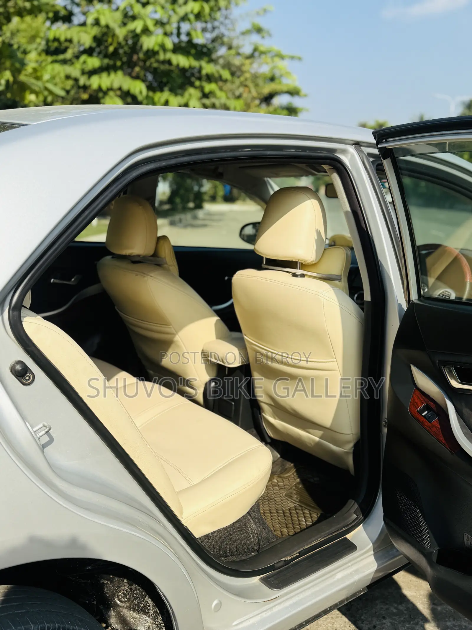 টয়োটা অ্যালিওন ২০১১ সিলভার