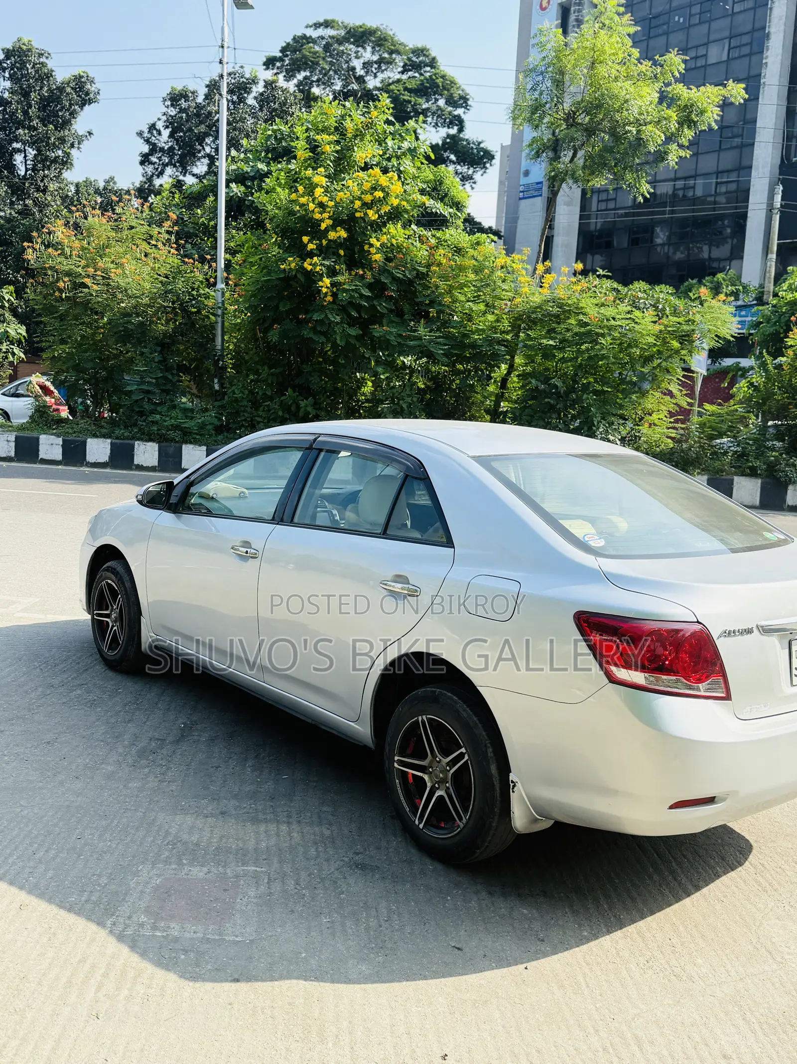 টয়োটা অ্যালিওন ২০১১ সিলভার