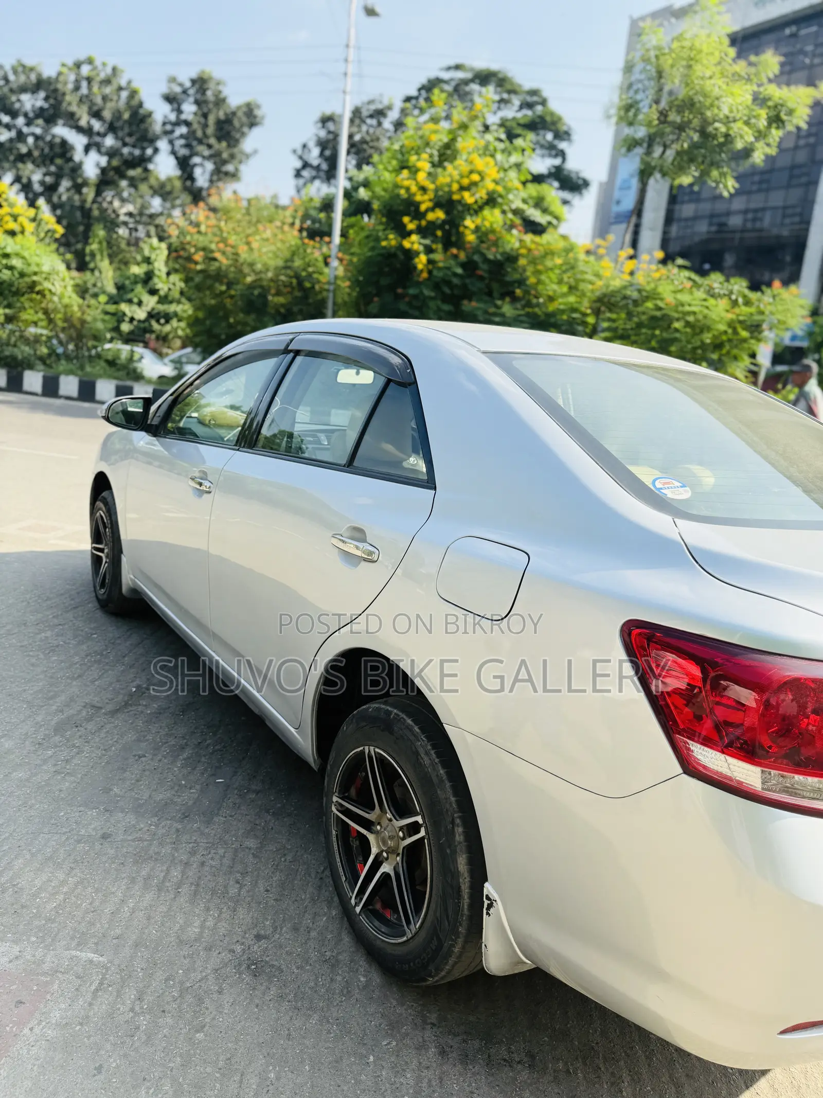 টয়োটা অ্যালিওন ২০১১ সিলভার