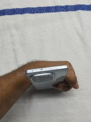 আইকিউওও ২৫৬ জিবি হোয়াইট