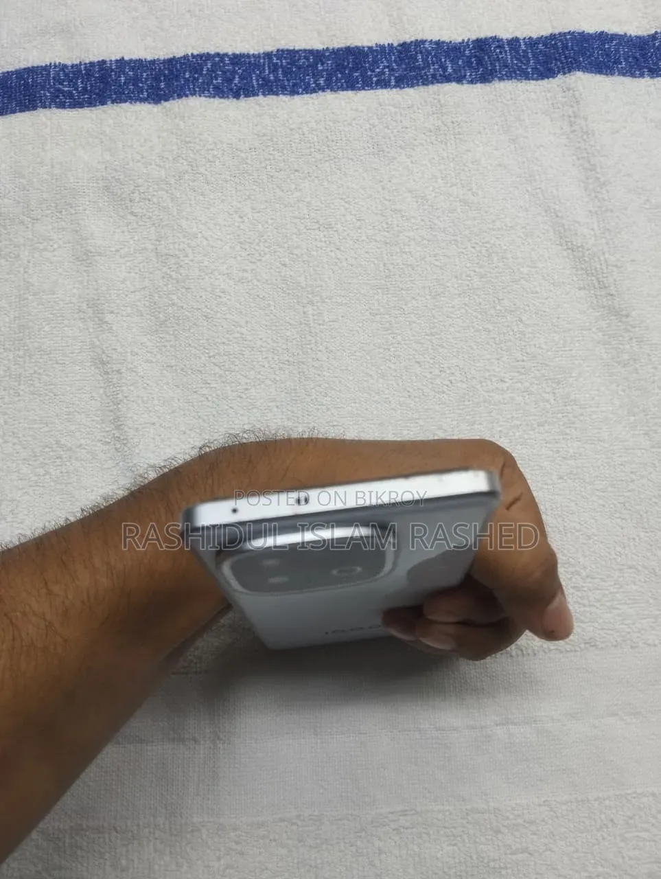 আইকিউওও ২৫৬ জিবি হোয়াইট