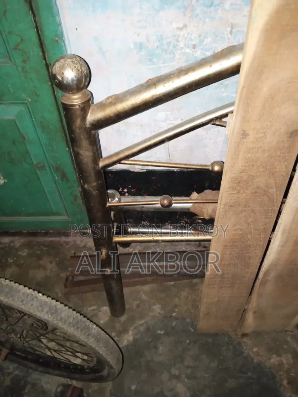 আর্জেন্ট সেল করা হবে খাট