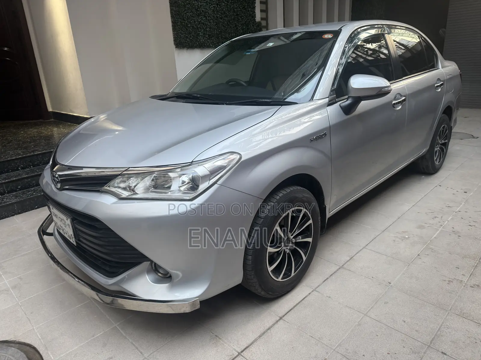 Toyota Axio 1.5 Hybrid Two-Wheel Drive 2017 Silver