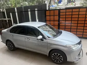 Toyota Axio 1.5 Hybrid Two-Wheel Drive 2017 Silver