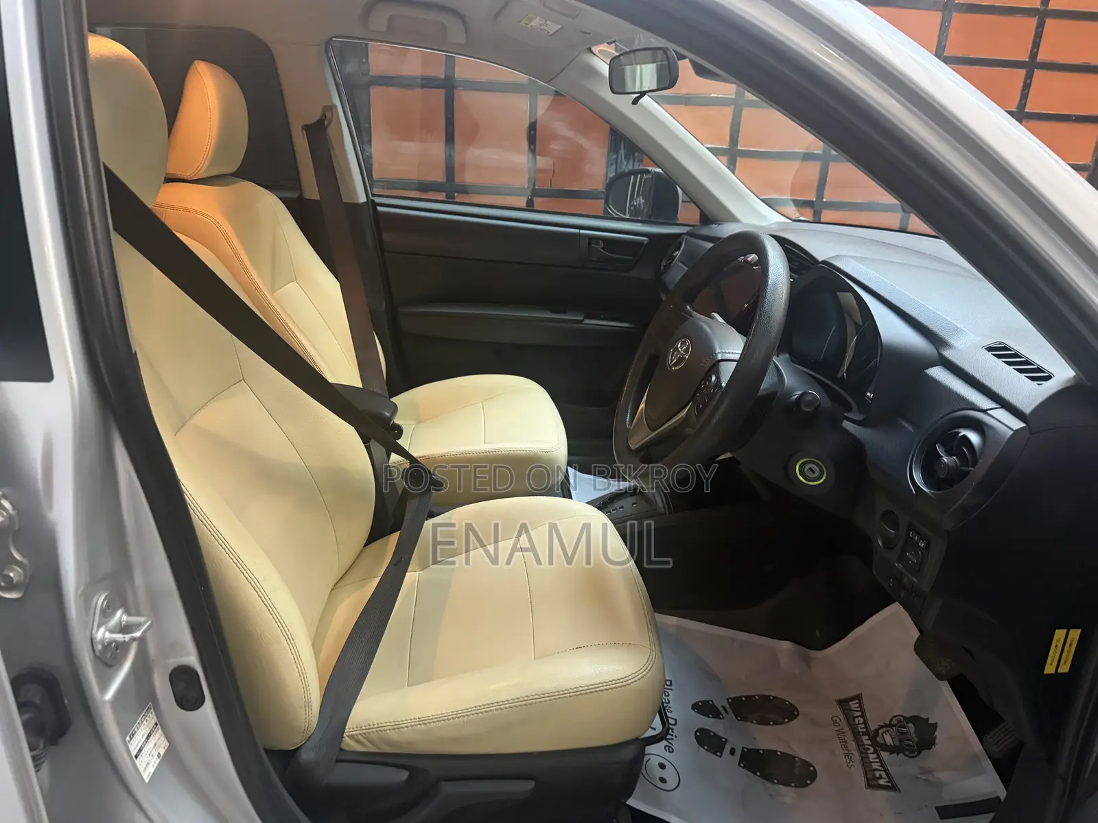 Toyota Axio 1.5 Hybrid Two-Wheel Drive 2017 Silver