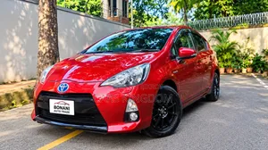 Toyota Aqua G 2014 Red