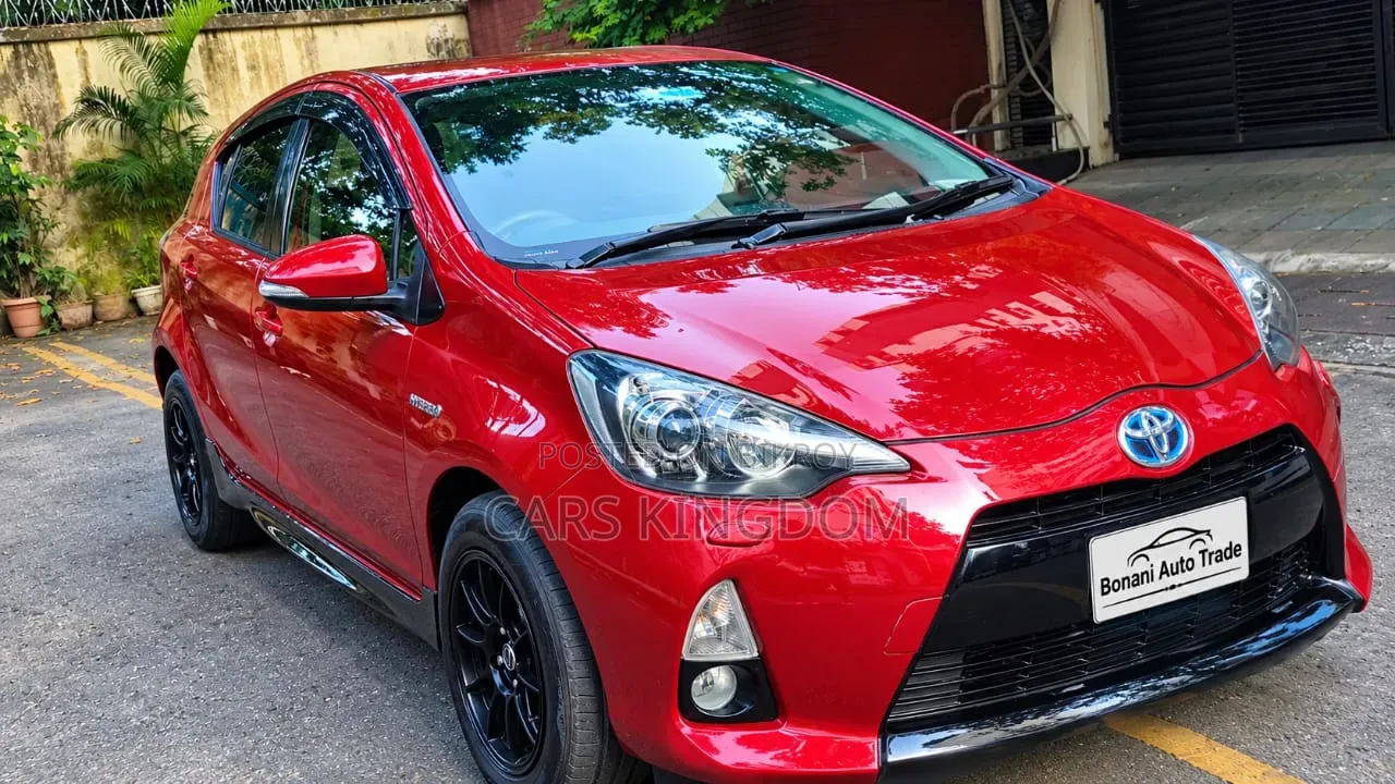 Toyota Aqua G 2014 Red