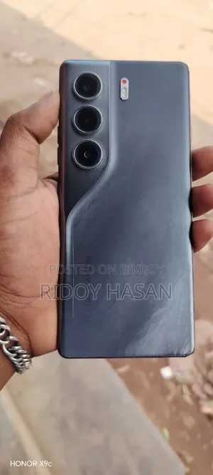 টেকনো ক্যামন ৪০ প্রো ৪জি ২৫৬ জিবি কালো