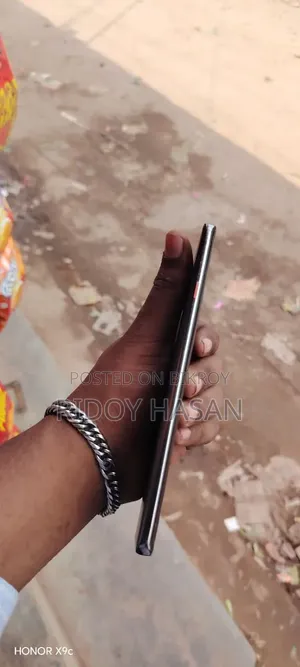 টেকনো ক্যামন ৪০ প্রো ৪জি ২৫৬ জিবি কালো