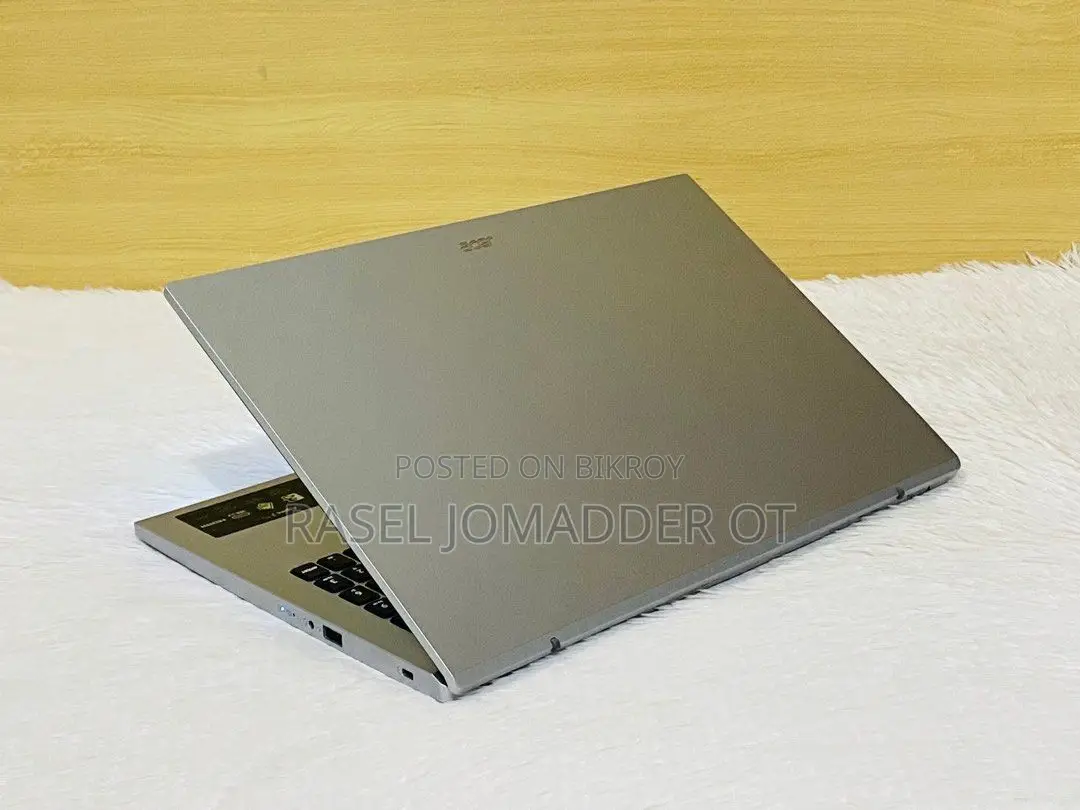 Laptop Acer 4GB Intel SSD 500GB