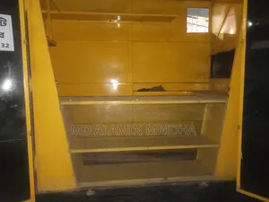 ক্যাবিনেট / হুডের দোকান / চাকাওয়ালা গাড়ির দোকান বিক্রি হবে।