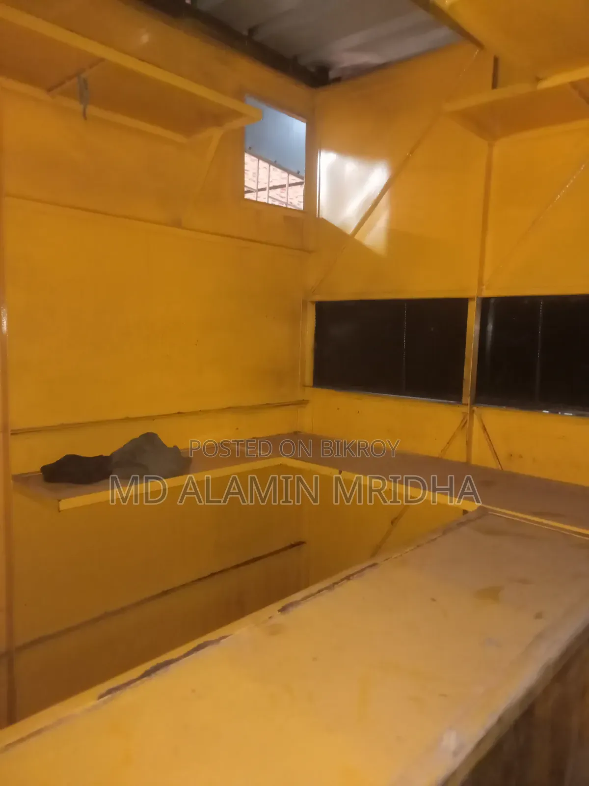 ক্যাবিনেট / হুডের দোকান / চাকাওয়ালা গাড়ির দোকান বিক্রি হবে।