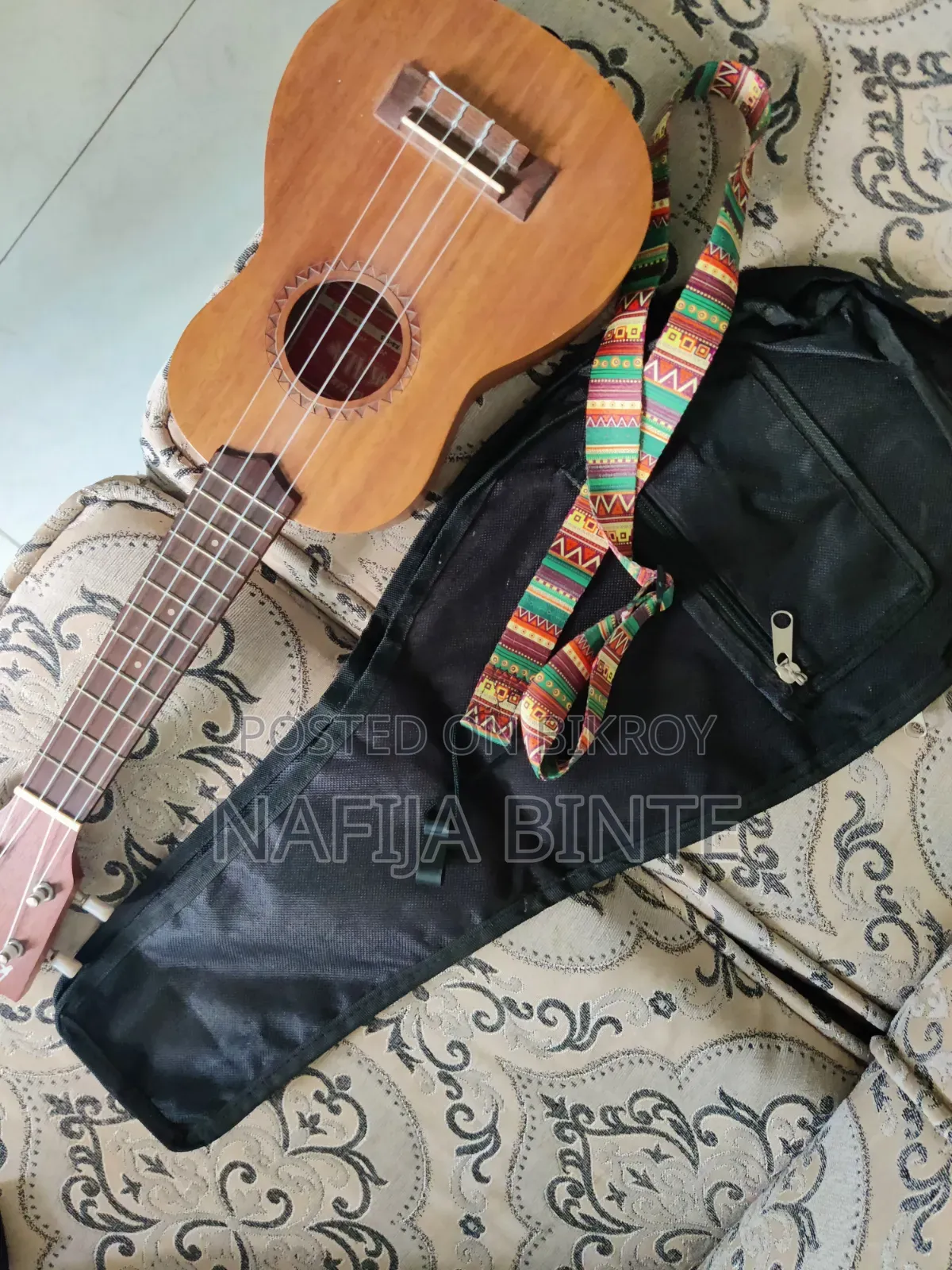 ইউকুলেলে গিটার