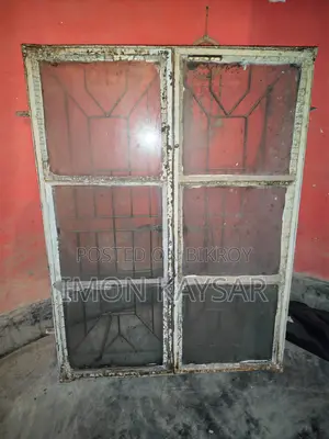 কাচ সহ জানালার গ্রীল