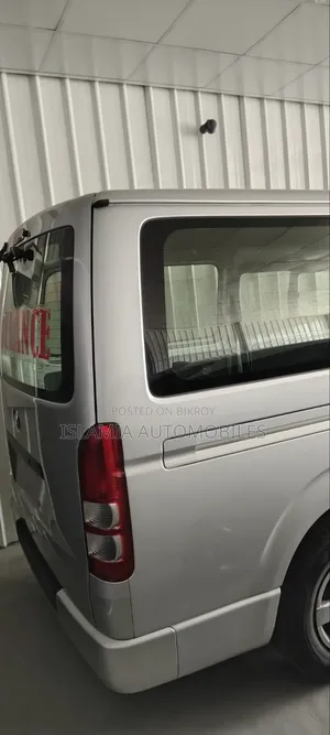 Toyota HiAce 2021 Silver