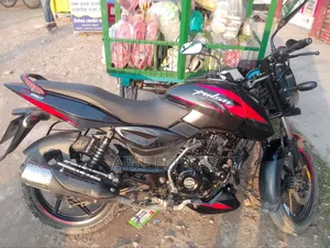 বাজাজ পালসার ১৫০ ২০২২ ব্ল্যাক