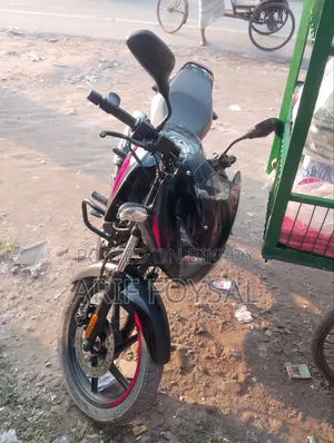বাজাজ পালসার ১৫০ ২০২২ ব্ল্যাক