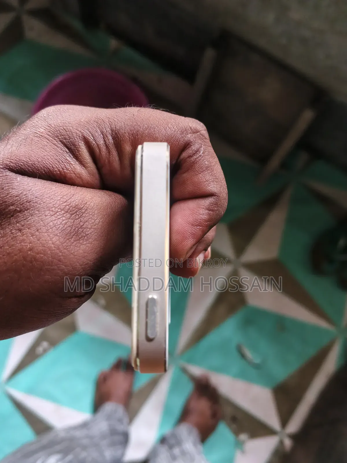 অ্যাপল আইফোন এসি ১৬ জিবি হোয়াইট