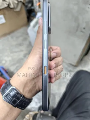 ইনফিনিক্স হট ৭০ ১২৮ জিবি কালো