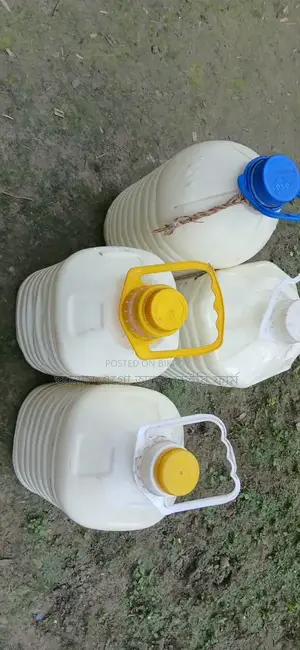 100% pure cow's milk sold directly from the farm. Full cream milk