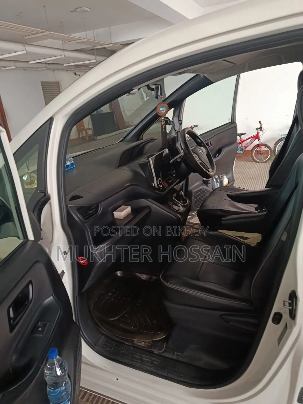 Toyota Voxy 2014 Pearl