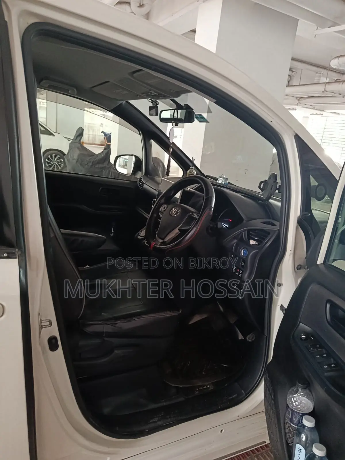 Toyota Voxy 2014 Pearl