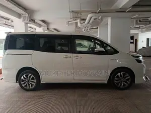 Toyota Voxy 2014 Pearl