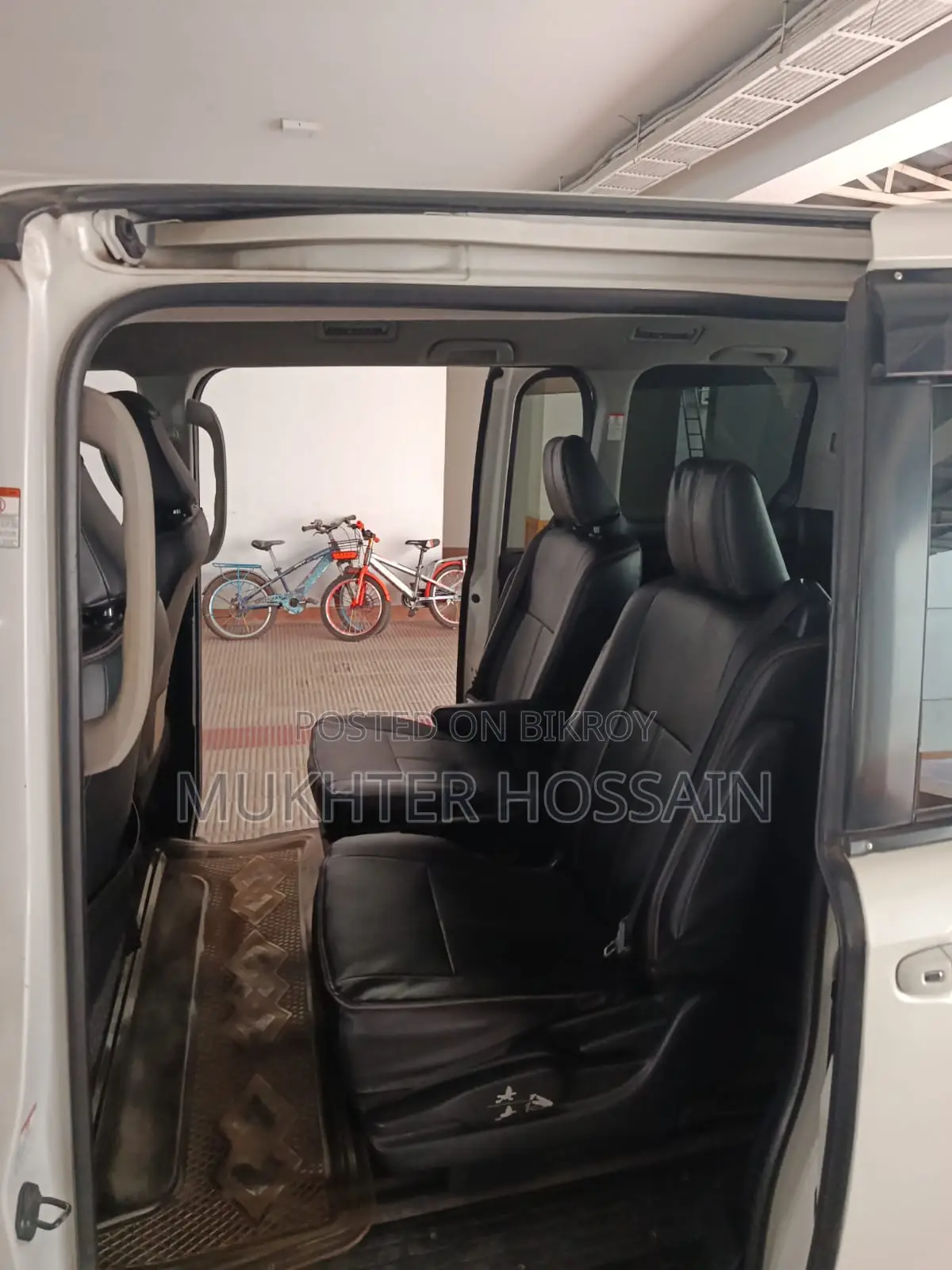 Toyota Voxy 2014 Pearl