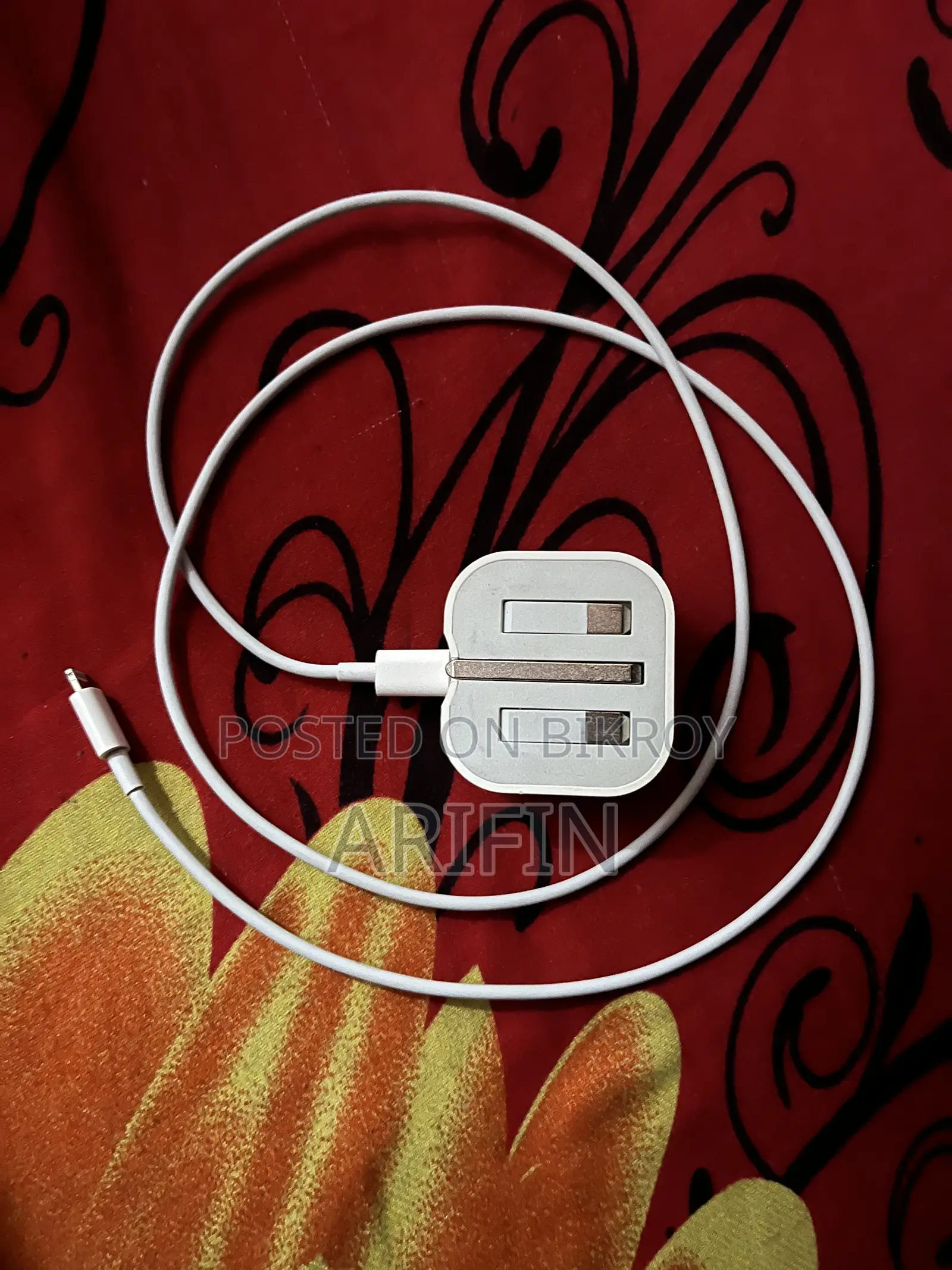 চার্জার (অ্যাডাপ্টার + কেবল)