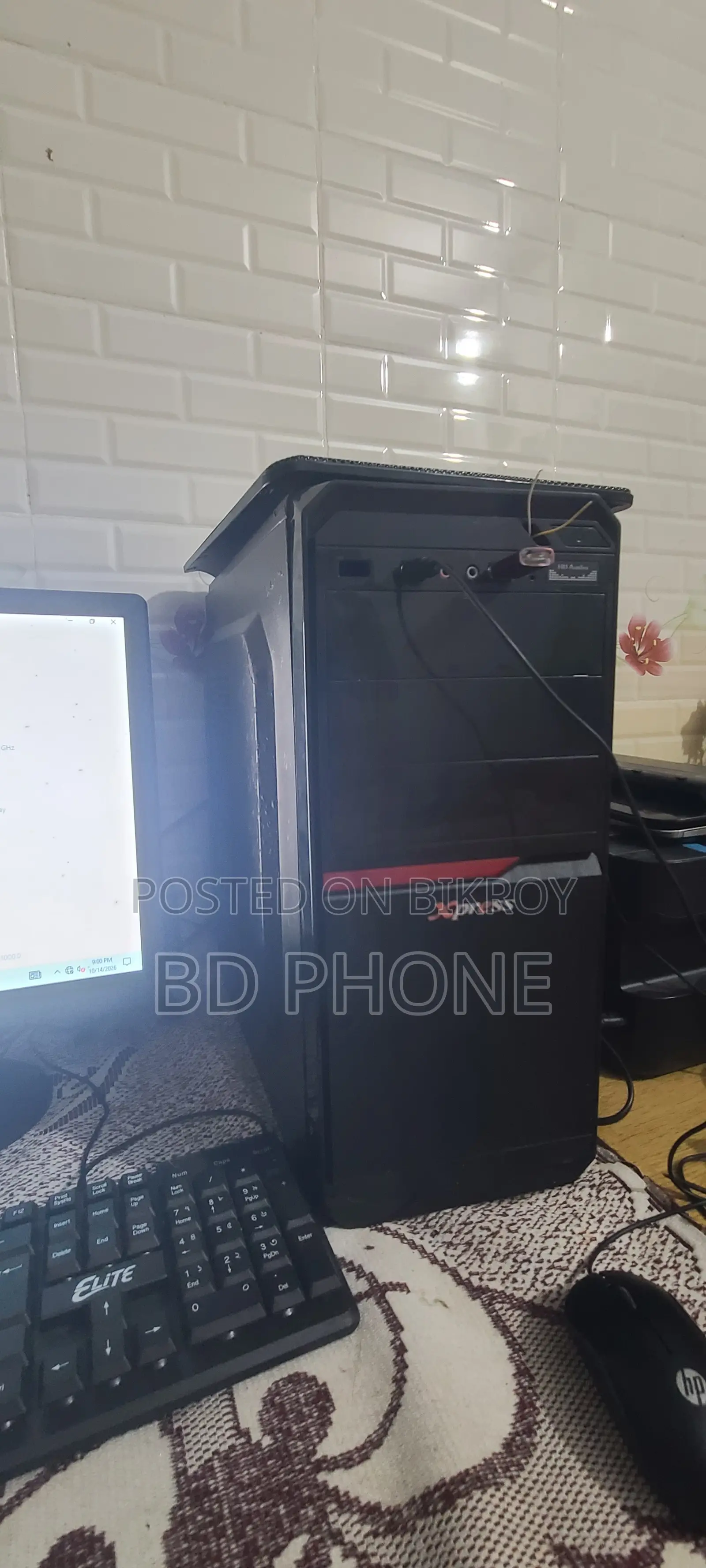 ডেস্কটপ কম্পিউটার গিগাবাইট জিবি-বিএসআই৩-৬১০০ ৪জিবি ইন্টেল কোর আই৩ এইচডিডি ৫১২জিবি