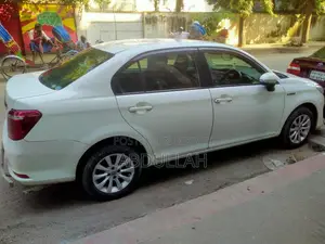 Toyota Axio 1.5 হাইব্রিড 2WD ২০১৬ সাদা
