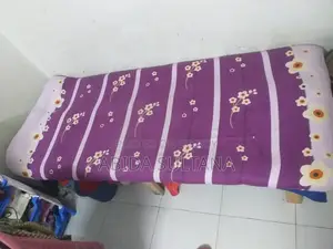 সিঙ্গেল চৌকি এবং সেমি ডাবল চৌকি