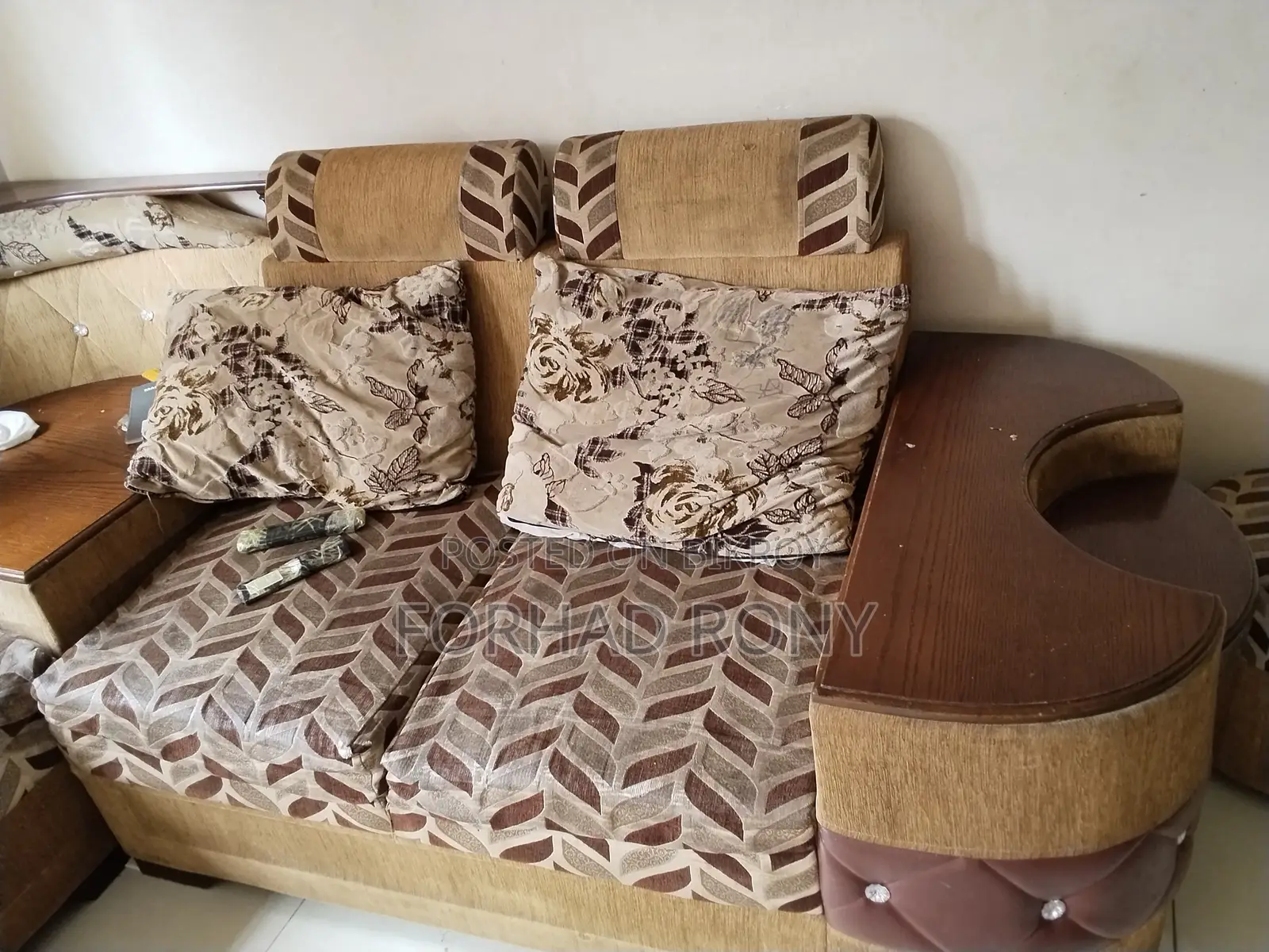 কর্নার সোফা ০৬ সিট উইথ টু সাইড টুল