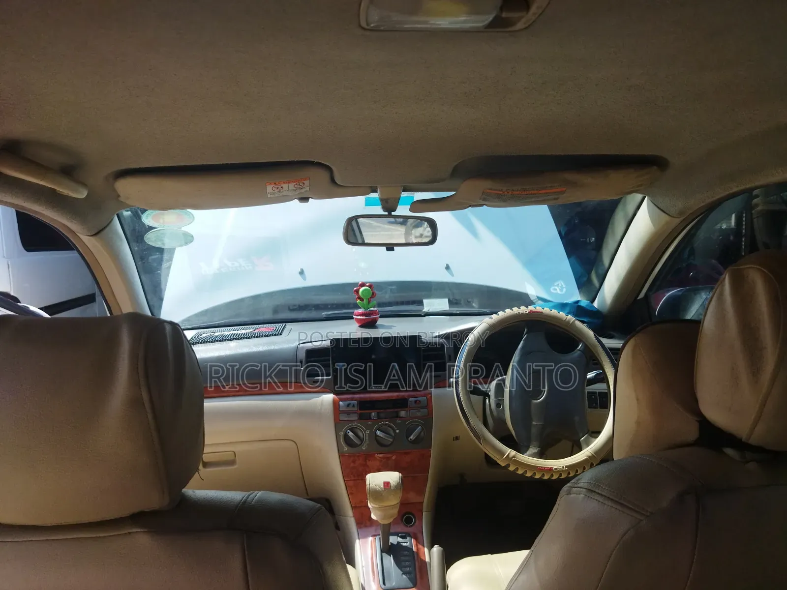 টয়োটা করোল্লা সেডান ২০০৪ সাদা