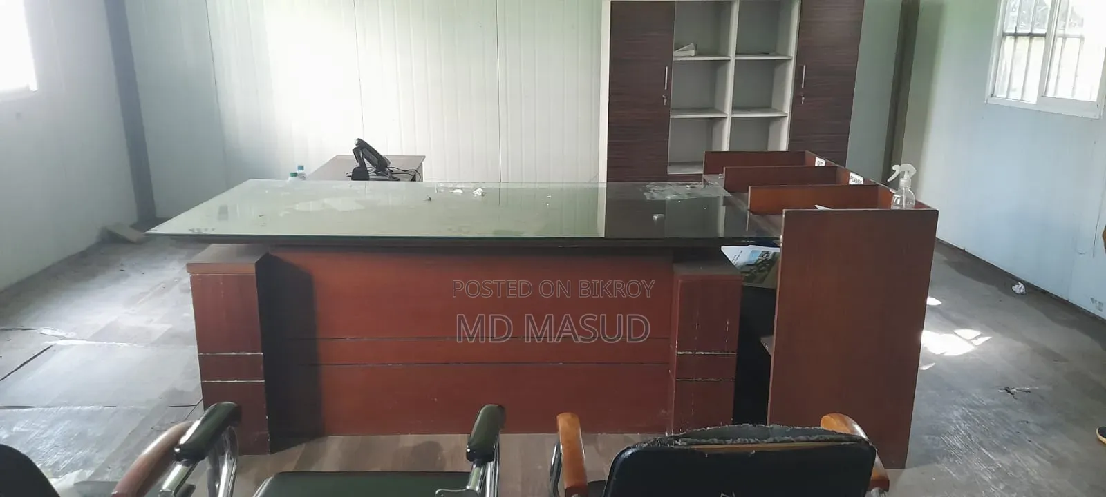 একদম ফ্রেশ টেবিল এবং ফাইল কেবিনেট